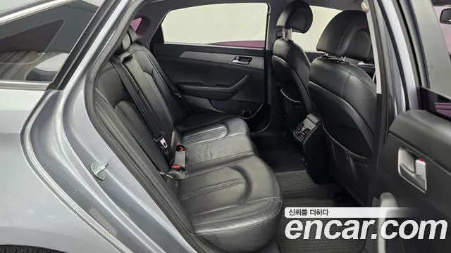 HYUNDAI SONATA 2015 — 90 418 км, светло-серебристый, Корея — под ключ — фото 12