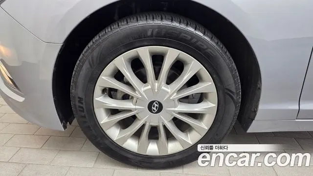 HYUNDAI SONATA 2015 — 90 418 км, светло-серебристый, Корея — под ключ — фото 5