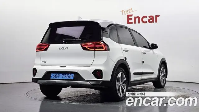 KIA NIRO PLUS 2023 — 148 059 км, белый, Корея — под ключ — фото 2