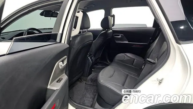 KIA NIRO PLUS 2023 — 148 059 км, белый, Корея — под ключ — фото 12