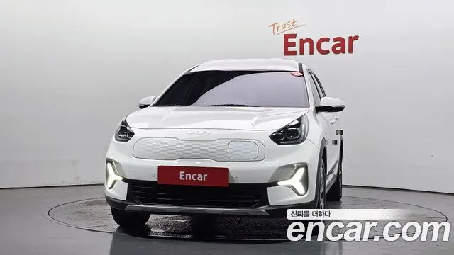 KIA NIRO PLUS 2023 — 148 059 км, белый, Корея — под ключ — фото 3