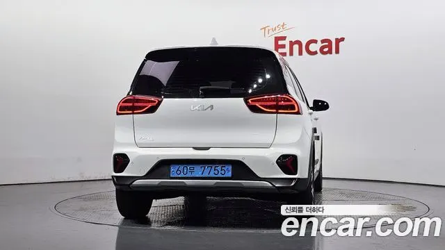 KIA NIRO PLUS 2023 — 148 059 км, белый, Корея — под ключ — фото 4