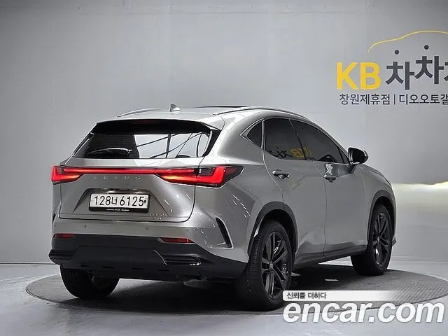 LEXUS NX350H 2023 — 21 862 км, серебристо-серый, Корея — под ключ — фото 2