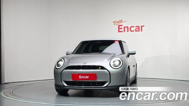 MINI COOPER ELECTRIC 2024 — 5 541 км, серебристо-серый, Корея — под ключ — фото 3