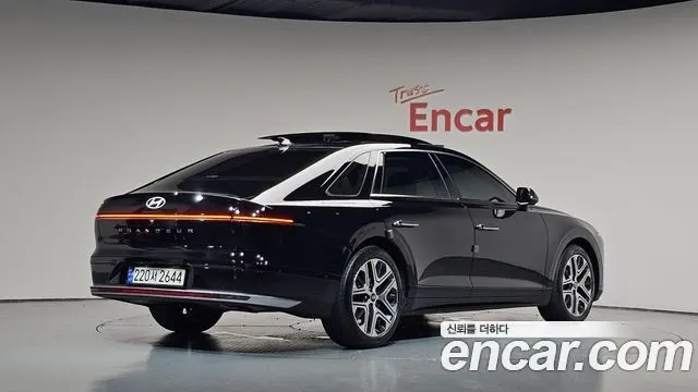HYUNDAI GRANDEUR HYBRID 2025