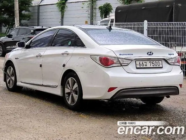 HYUNDAI SONATA HYBRID 2012 — 148 332 км, Корея — под ключ — фото 3