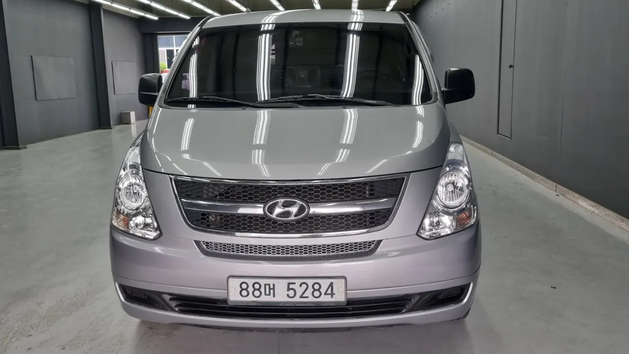 HYUNDAI GRAND STAREX 2015 — 154 057 км, серебристо-серый, Корея — под ключ — фото 3