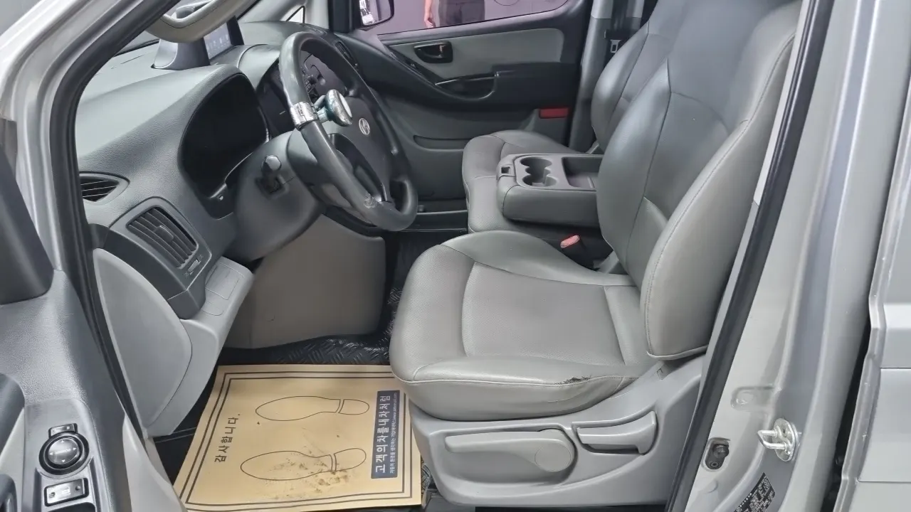 HYUNDAI GRAND STAREX 2015 — 154 057 км, серебристо-серый, Корея — под ключ — фото 7