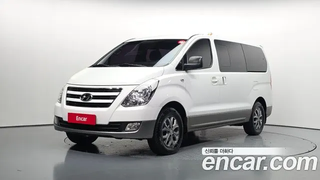 HYUNDAI GRAND STAREX 2017 — 176 852 км, белый, Корея — под ключ — фото 1