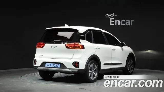 KIA NIRO PLUS 2023 — 159 546 км, белый, Корея — под ключ — фото 2