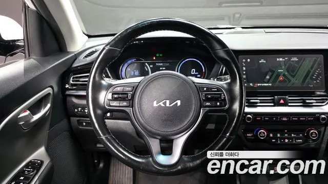 KIA NIRO PLUS 2023 — 159 546 км, белый, Корея — под ключ — фото 12