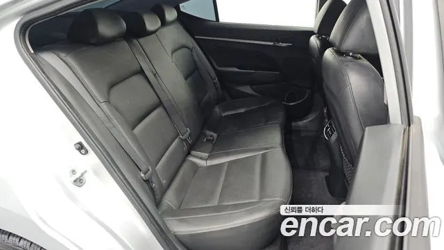 HYUNDAI AVANTE 2016 — 145 161 км, серебристый, Корея — под ключ — фото 12