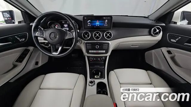MERCEDES-BENZ GLA-CLASS X156 2019 — 60 275 км, белый, Корея — под ключ — фото 7