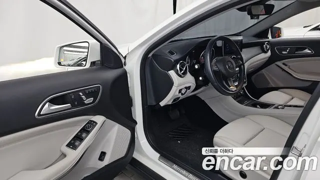 MERCEDES-BENZ GLA-CLASS X156 2019 — 60 275 км, белый, Корея — под ключ — фото 10