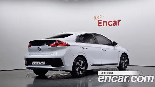 HYUNDAI IONIQ HYBRID — из Кореи под ключ