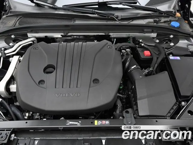 VOLVO V60 CROSS COUNTRY 2024 — 14 277 км, чёрный, Корея — под ключ — фото 4