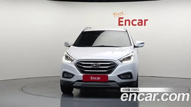 HYUNDAI TUCSON 2015 — 185 048 км, белый, Корея — под ключ — фото 3
