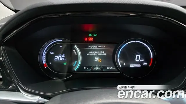 KIA NIRO PLUS 2023 — 28 125 км, серебристо-серый, Корея — под ключ — фото 8