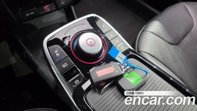 KIA NIRO PLUS 2023 — 28 125 км, серебристо-серый, Корея — под ключ — фото 9