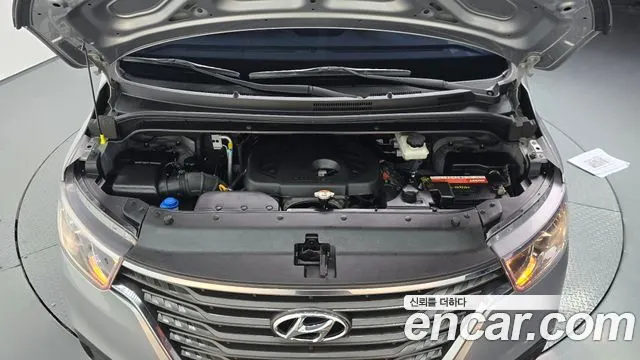 HYUNDAI GRAND STAREX 2018 — 68 273 км, серебристо-серый, Корея — под ключ — фото 6