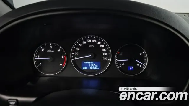 HYUNDAI GRAND STAREX 2018 — 68 273 км, серебристо-серый, Корея — под ключ — фото 8
