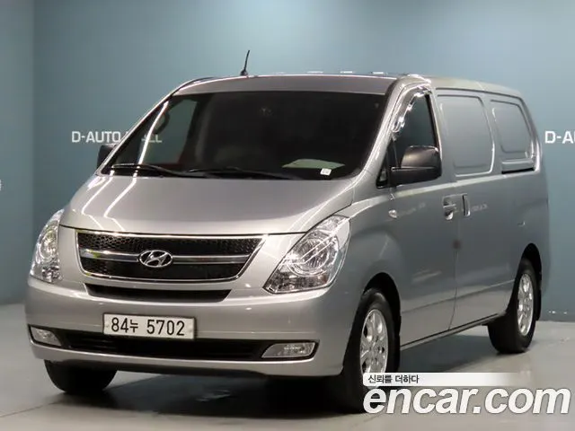 HYUNDAI GRAND STAREX 2016 — 161 011 км, серебристый, Корея — под ключ — фото 1