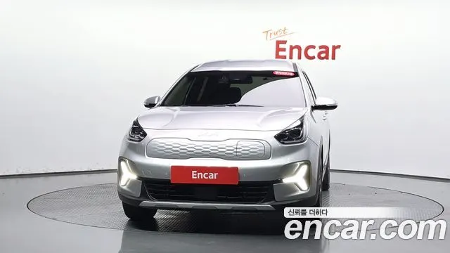 KIA NIRO PLUS 2023 — 37 869 км, серебристый, Корея — под ключ — фото 3