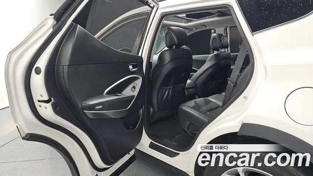 HYUNDAI SANTA FE 2017 — 140 742 км, белый, Корея — под ключ — фото 12