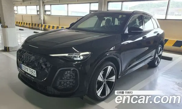 AUDI Q5 2025