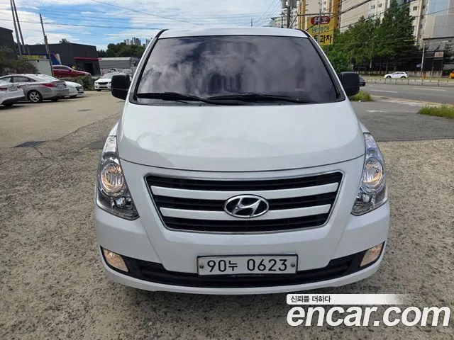 HYUNDAI GRAND STAREX 2017 — 179 807 км, белый, Корея — под ключ — фото 1