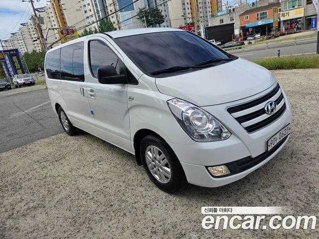 HYUNDAI GRAND STAREX 2017 — 179 807 км, белый, Корея — под ключ — фото 3