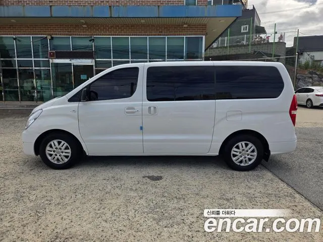 HYUNDAI GRAND STAREX 2017 — 179 807 км, белый, Корея — под ключ — фото 8