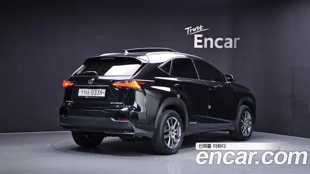 LEXUS NX300H 2016 — 181 923 км, чёрный, Корея — под ключ — фото 2