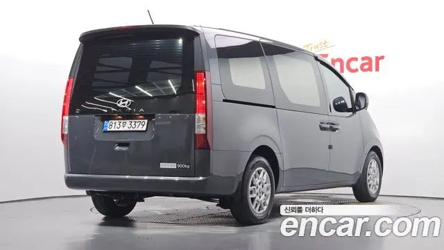 HYUNDAI STARIA 2025