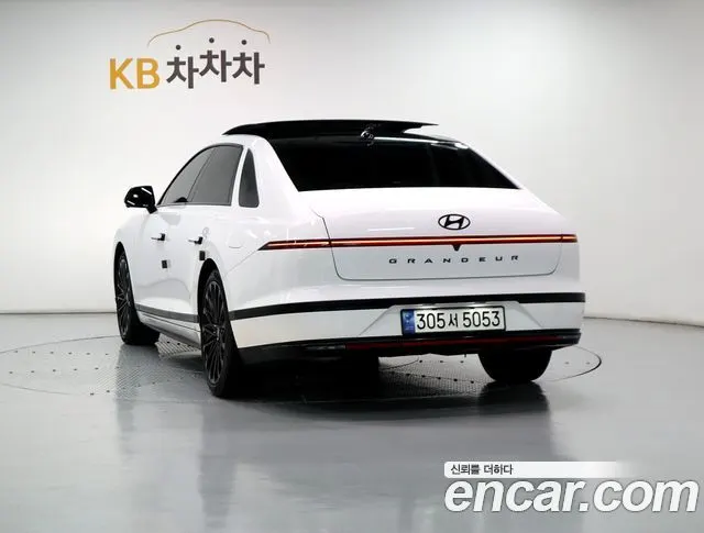 HYUNDAI GRANDEUR 2023 — 19 000 км, белый, Корея — под ключ — фото 4