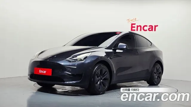 TESLA MODEL Y 2024
