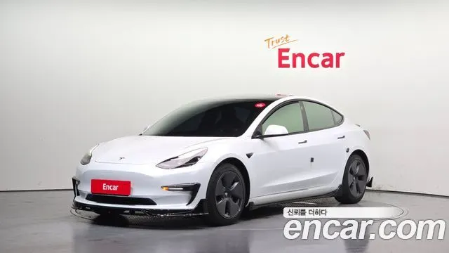 TESLA MODEL 3 2021