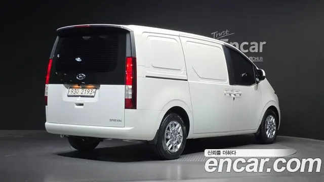 HYUNDAI STARIA 2022