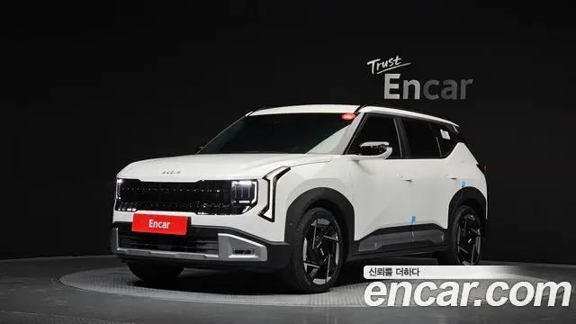 KIA SELTOS 2026 — 3 666 км, белый, Корея — под ключ — фото 1