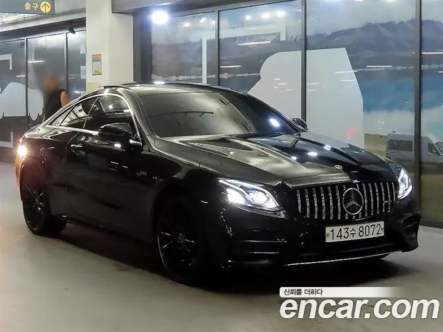 MERCEDES-BENZ E-CLASS W213 2017 — 43 665 км, чёрный, Корея — под ключ — фото 1