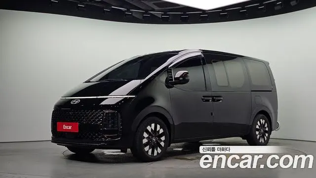 HYUNDAI STARIA 2025