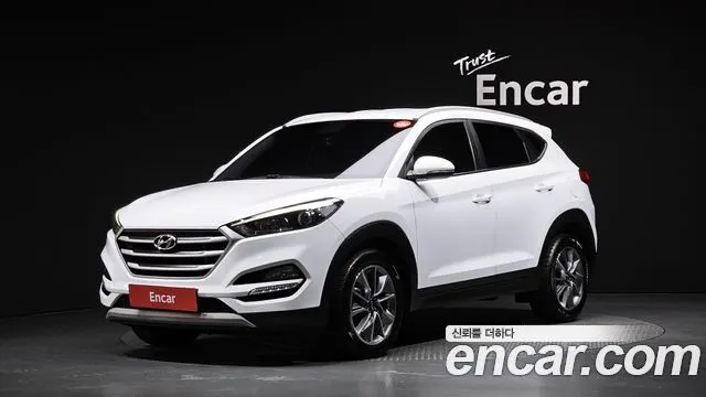 HYUNDAI TUCSON 2018 — 102 843 км, белый, Корея — под ключ — фото 1