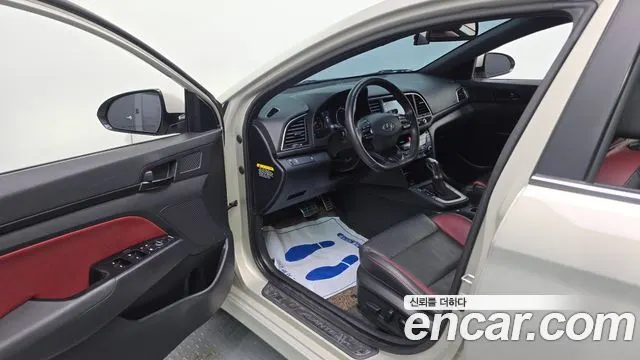 HYUNDAI AVANTE 2017 — 166 059 км, белый-перламутр, Корея — под ключ — фото 10