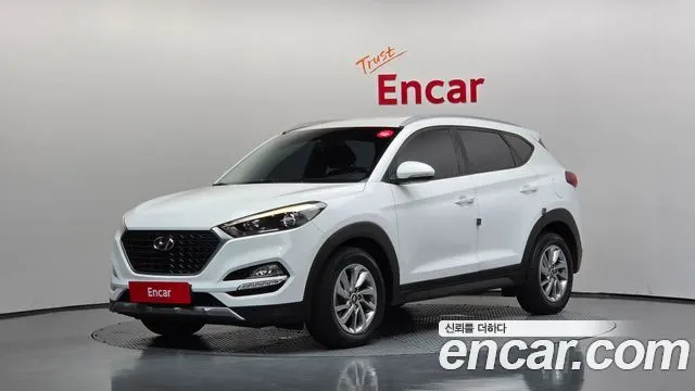 HYUNDAI TUCSON 2018 — 156 465 км, белый, Корея — под ключ — фото 1