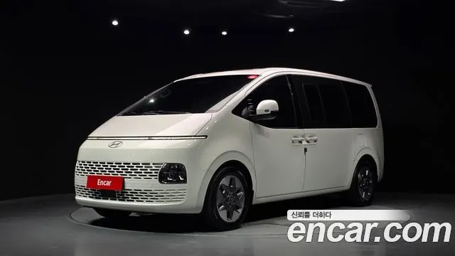 HYUNDAI STARIA 2025