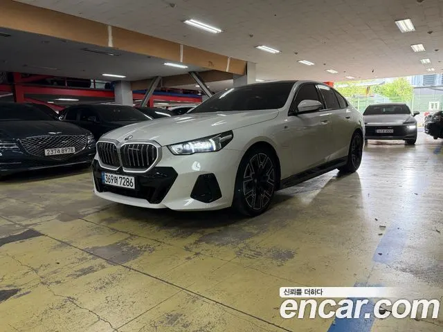 BMW 5 SERIES 2024
