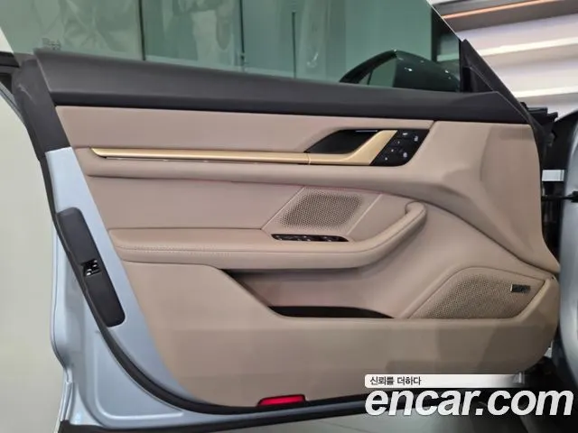 PORSCHE TAYCAN 2025 — 23 200 км, светло-серебристый, Корея — под ключ — фото 10