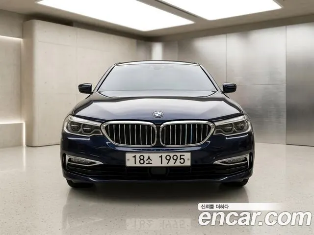 BMW 5 SERIES 2018 — 204 342 км, чёрный, Корея — под ключ — фото 1