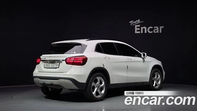MERCEDES-BENZ GLA-CLASS X156 2019 — 134 027 км, белый, Корея — под ключ — фото 2