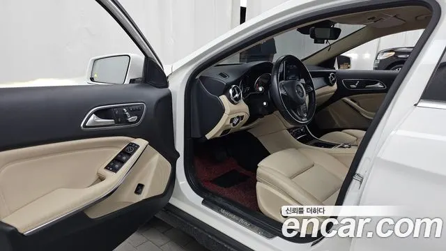 MERCEDES-BENZ GLA-CLASS X156 2019 — 134 027 км, белый, Корея — под ключ — фото 10